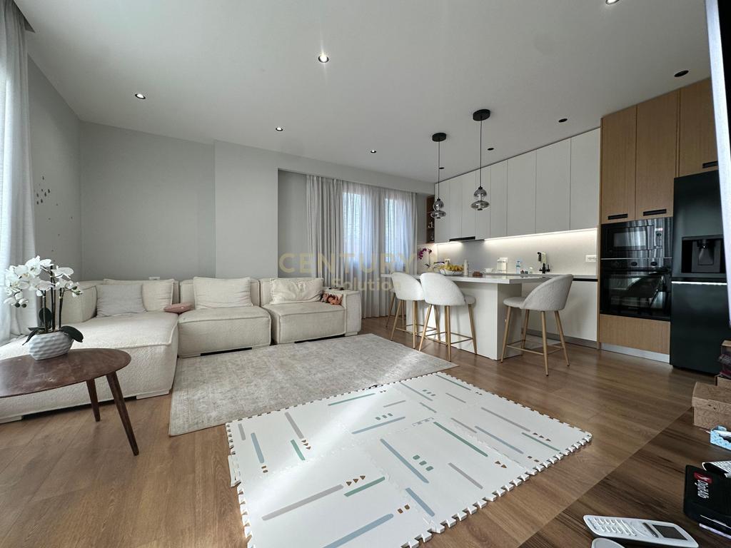 Apartament 2+1+2 per shitje ne Astir!
