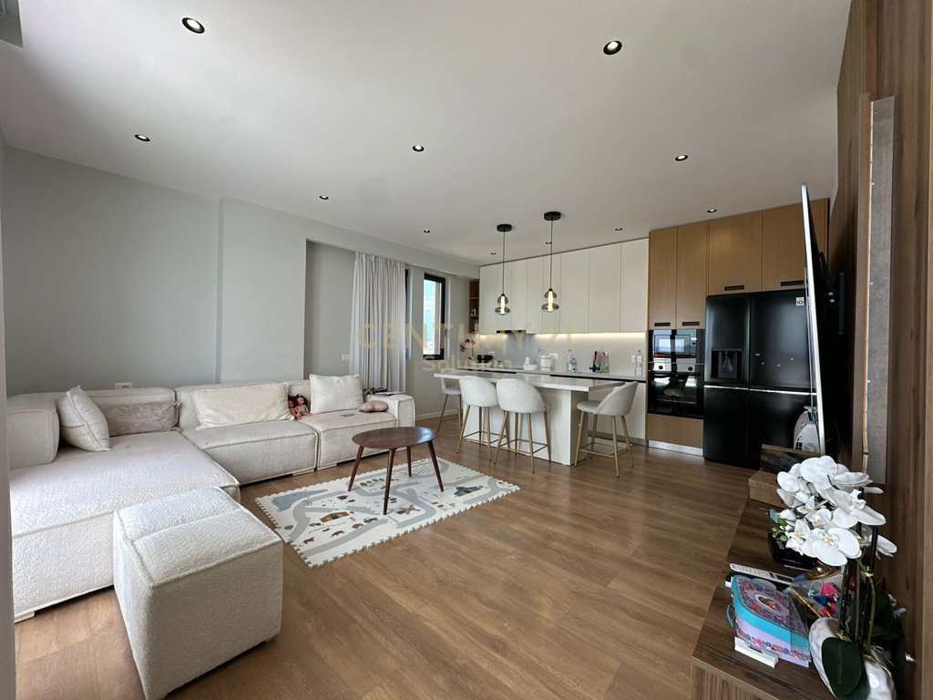 Apartament 2+1+2 per shitje ne Astir! (5)