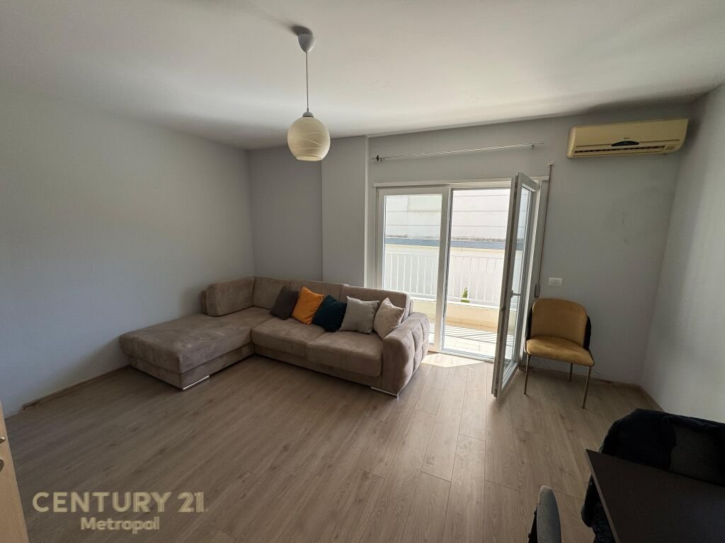 Apartament 2+1+2 per shitje te kopshti botanik !