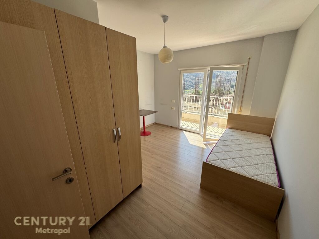 Apartament 2+1+2 per shitje te kopshti botanik ! (4)