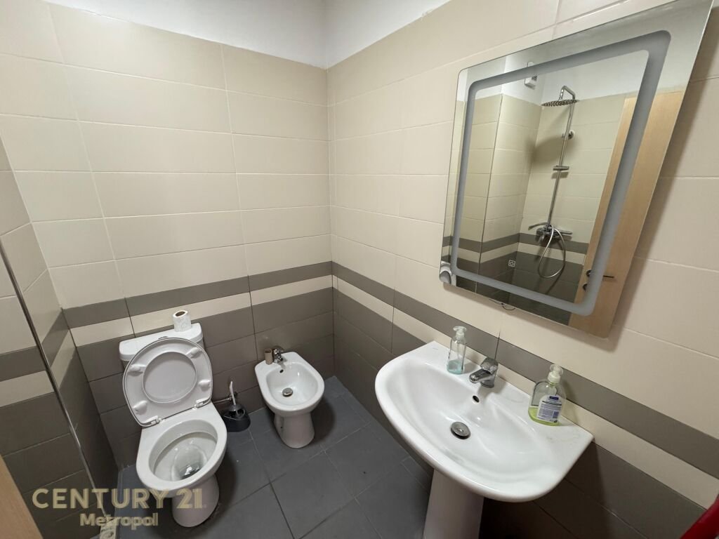Apartament 2+1+2 per shitje te kopshti botanik ! (7)