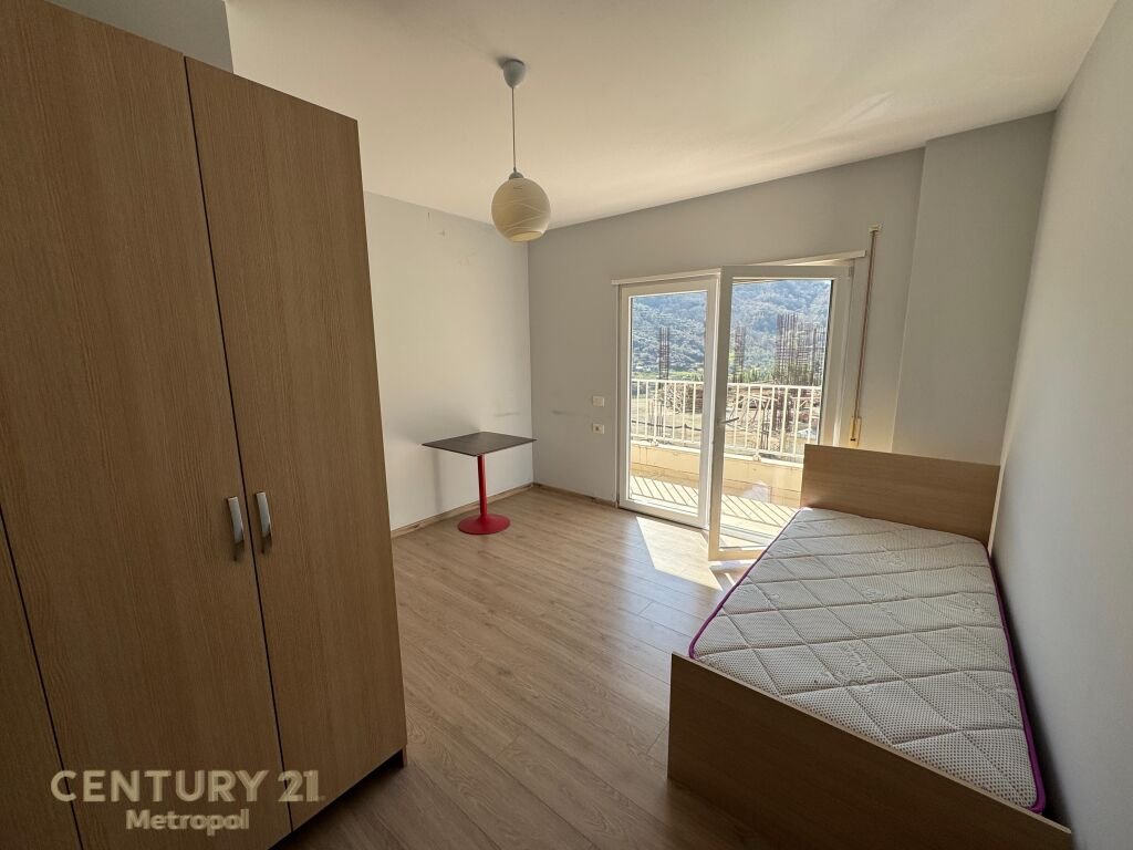 Apartament 2+1+2 per shitje te kopshti botanik ! (8)