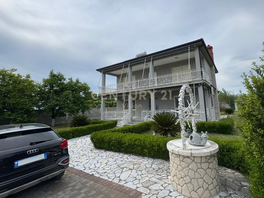Villa a 2 piani e terreno in vendita a grudë e re, Shkodër - €250.000