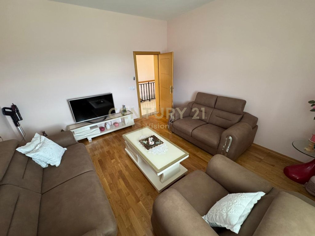 Villa a 2 piani e terreno in vendita a grudë e re, Shkodër - €250.000 (7)