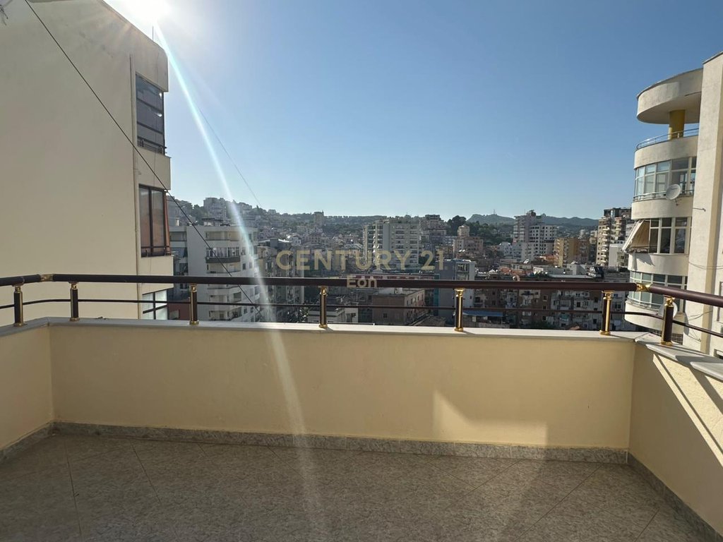 Apartamento 2+1+2 à venda