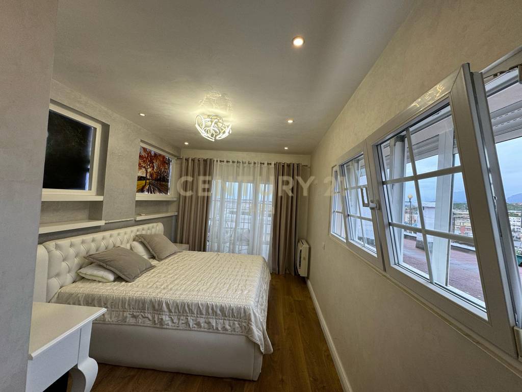 Shitet penthouse luksoz në fresk + 2 poste parkimi ! (6)