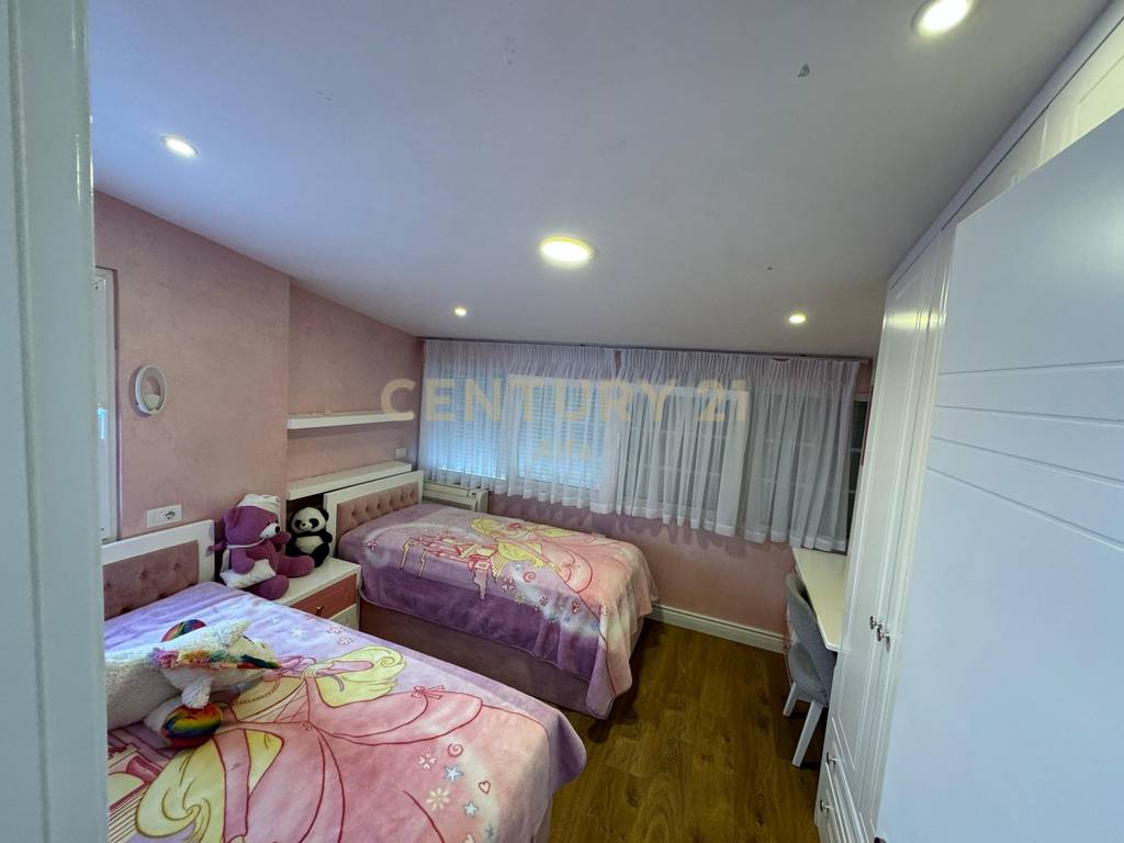 Shitet penthouse luksoz në fresk + 2 poste parkimi ! (8)