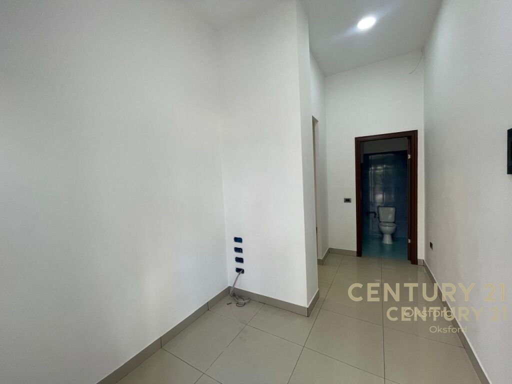 Ambient komercial per qira ne Yzberisht (8)
