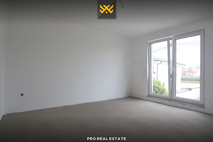Maison de 242m² net à vendre à hajvali. (5)