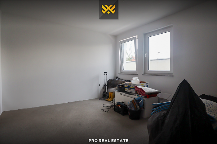 Maison de 242m² net à vendre à hajvali. (6)
