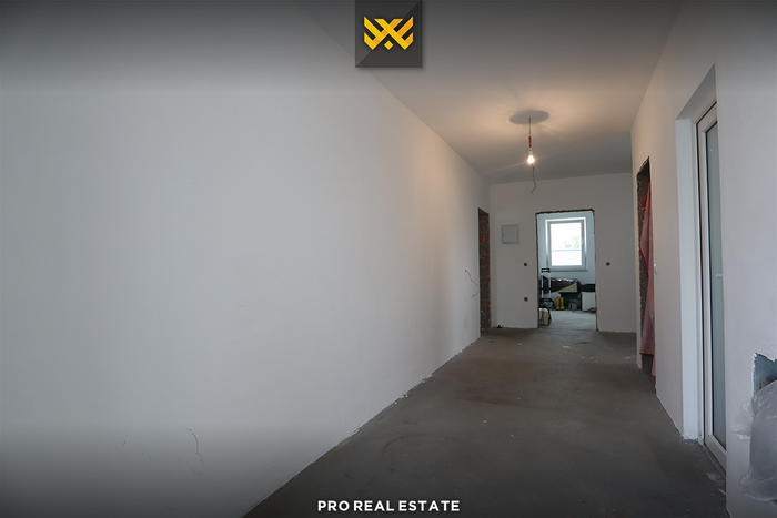 Maison de 242m² net à vendre à hajvali. (7)