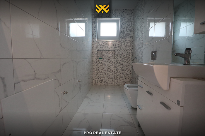 Maison de 242m² net à vendre à hajvali. (8)