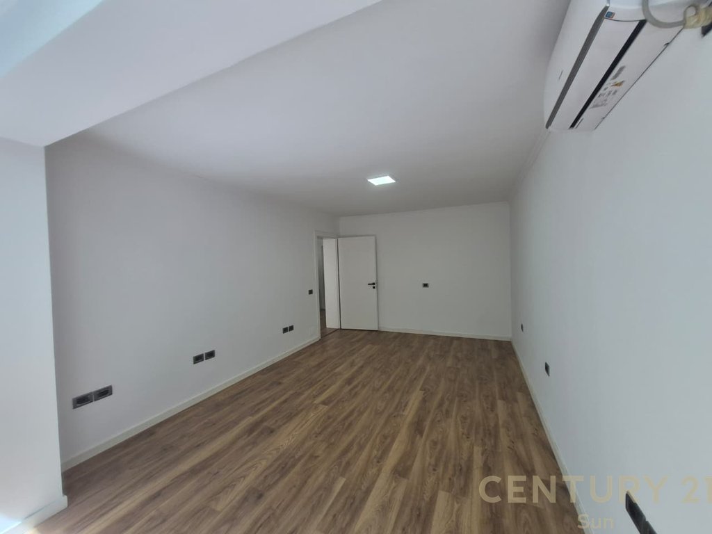 Jepet ambient zyre me qira – 85 m² | zona 21 dhjetori prane garden building! (4)