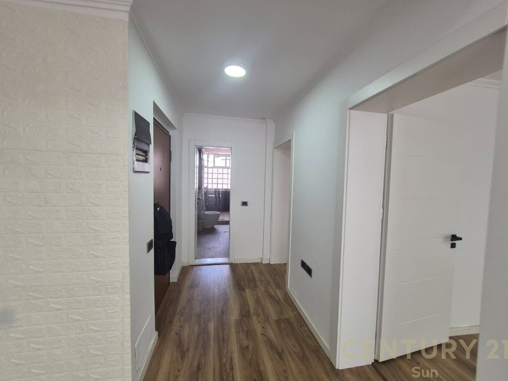 Jepet ambient zyre me qira – 85 m² | zona 21 dhjetori prane garden building! (5)