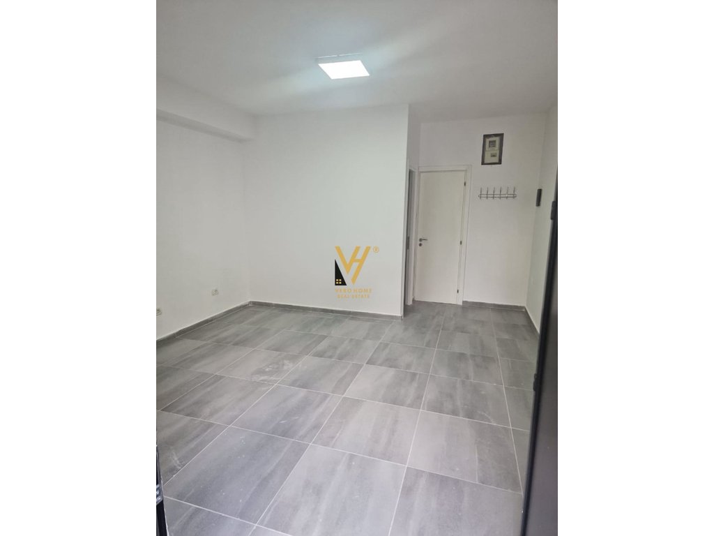 30 m² raum zur miete in rr. Sulejman pasha, stadtzentrum 450 euro