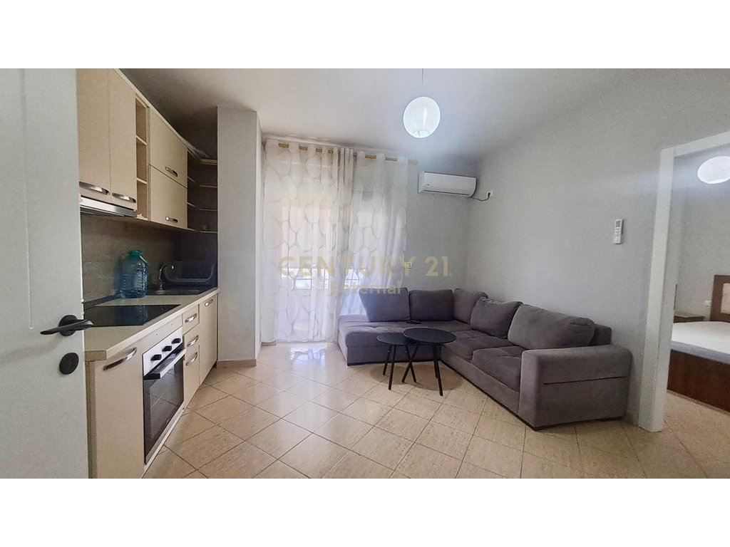 Apartament 2+1 me qira tek kodra e priftit pranë venue club!