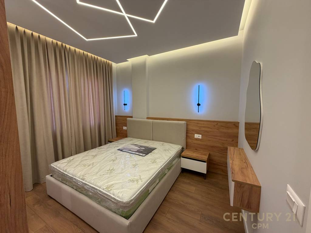 Apartament 2+1 me qira tek kodra e priftit pranë venue club!
