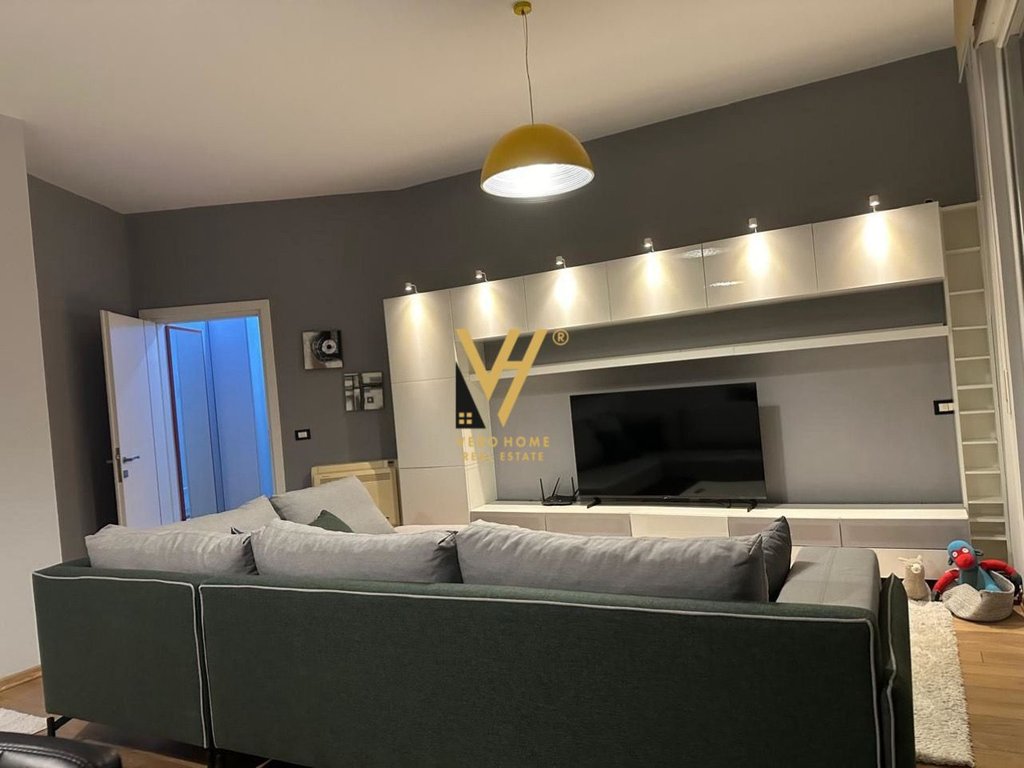 Jepet apartament 2+1+2+blk me qera te kopshti botanik 100.000 leke