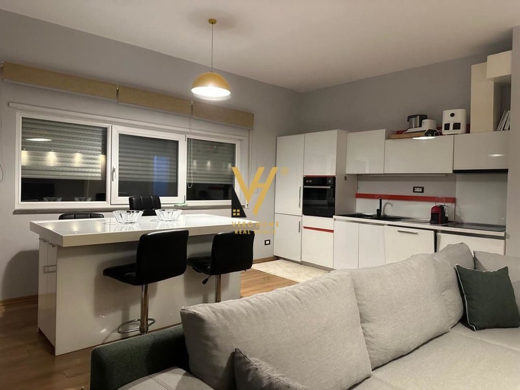 Jepet apartament 2+1+2+blk me qera te kopshti botanik 100.000 leke