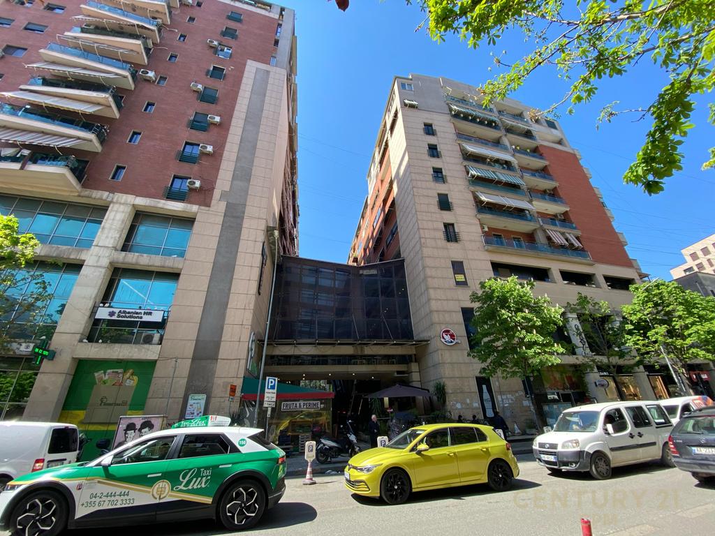 Commercial space with super price, on barrikadave street! (8)