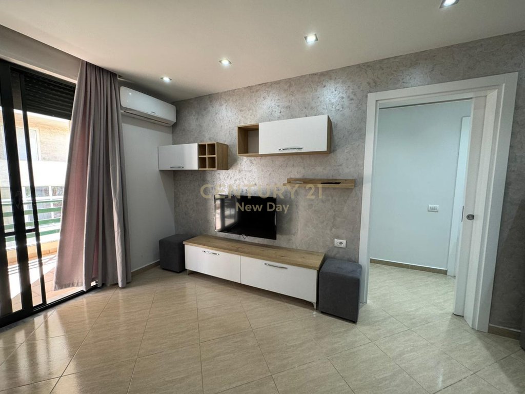 Apartament 2+1+2 t plus garazh me qira në plazh, Durrës - 700€ | 115 m² (2)