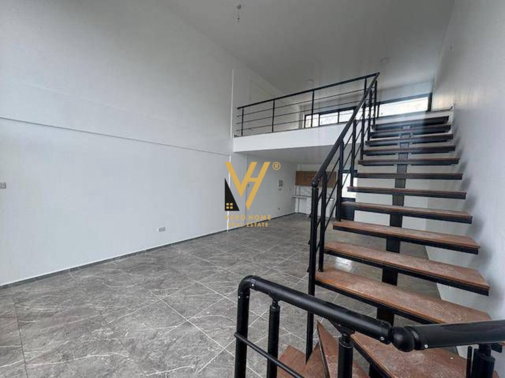 Vendu environnement duplex 93 m² près de l'école de ballet 145.000 euro