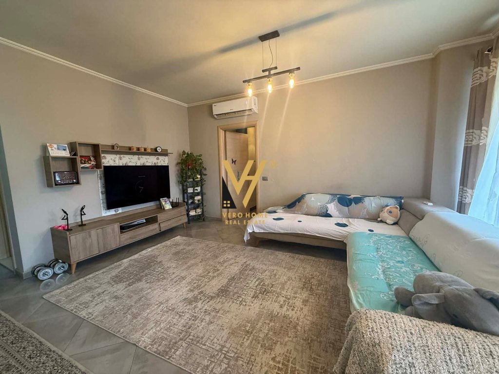Apartamento à venda 2+1+2+blco próximo à escola 210.000 euros