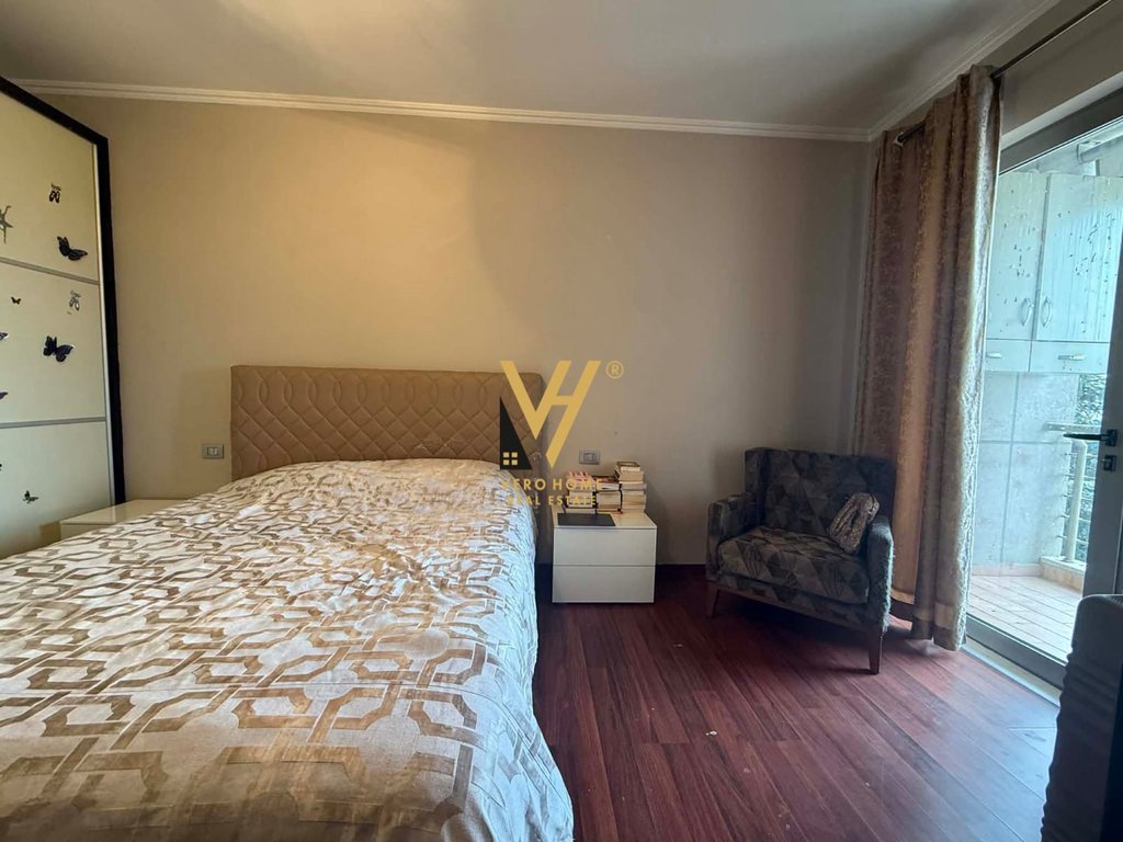 Apartamento à venda 2+1+2+blco próximo à escola 210.000 euros
