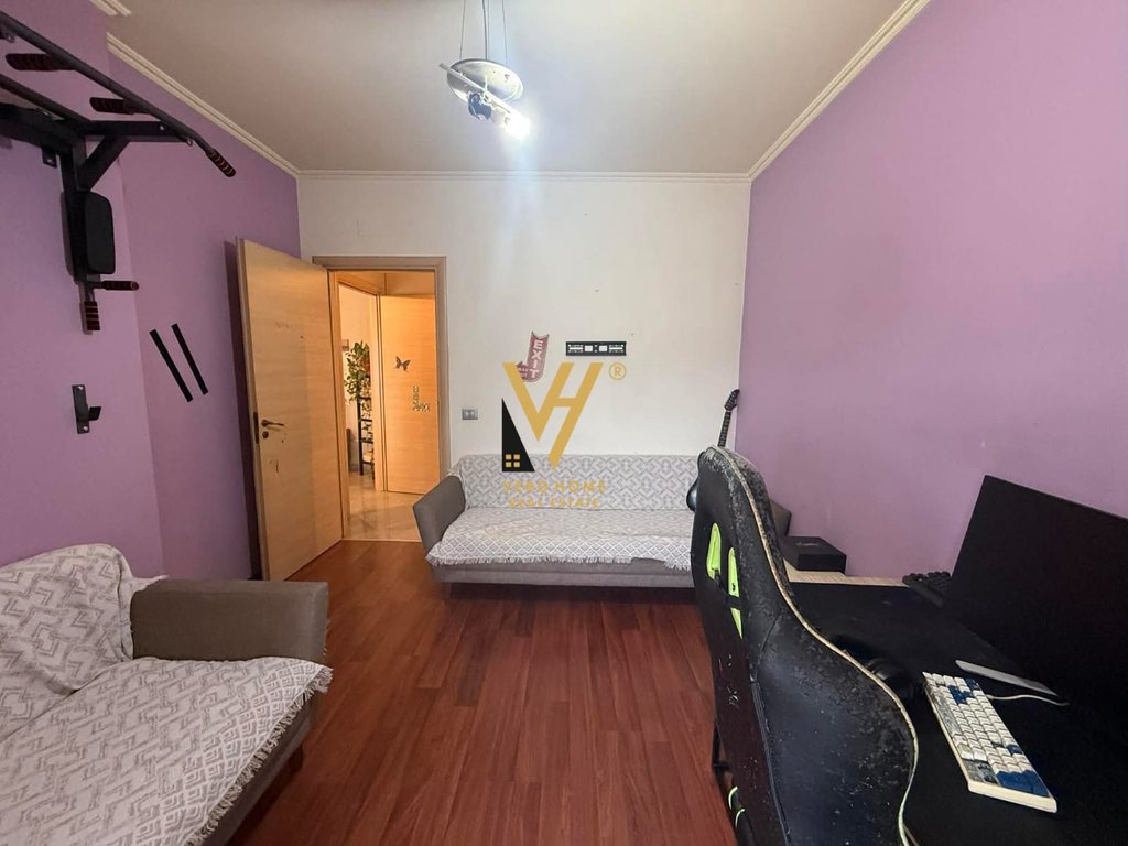 Apartamento à venda 2+1+2+blco próximo à escola 210.000 euros