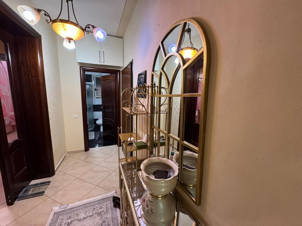 Shitet apartament 2+1+2 tek ''Ish Kombinati"! (5)