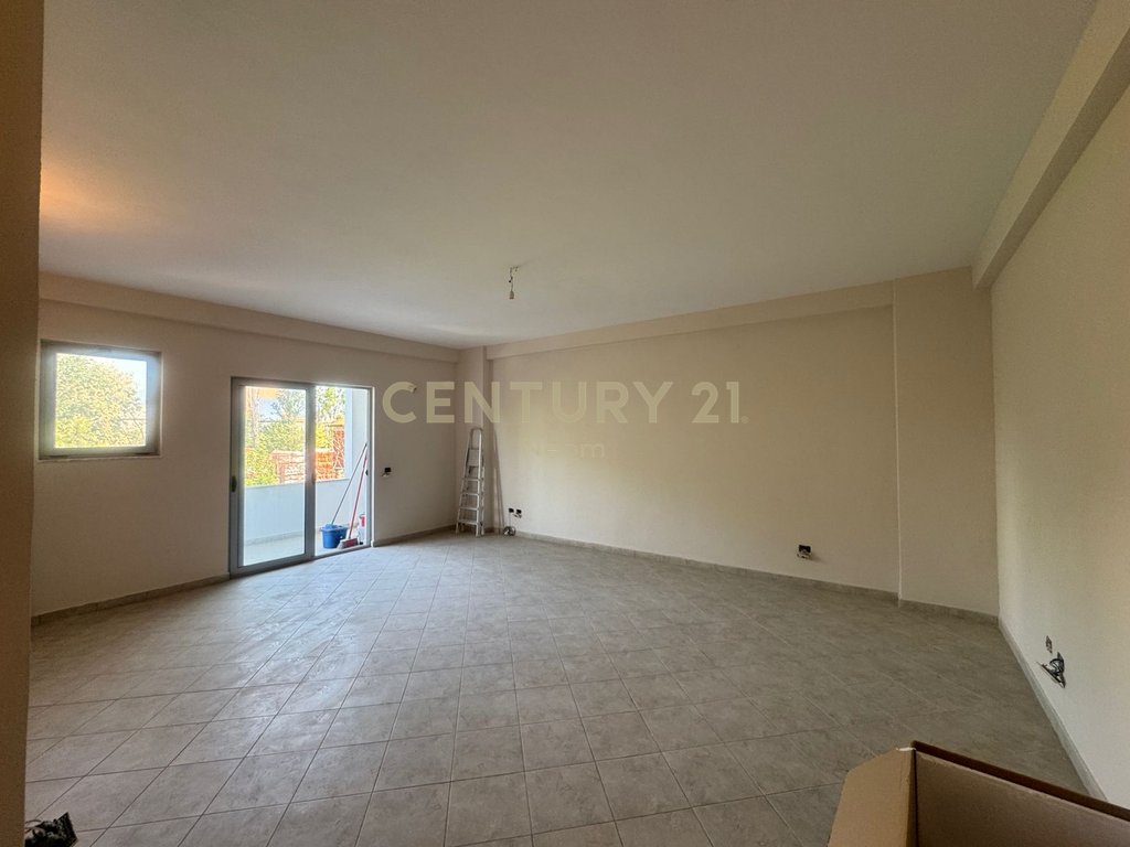 Apartment for sale 2+1 bulevardi ri Astir