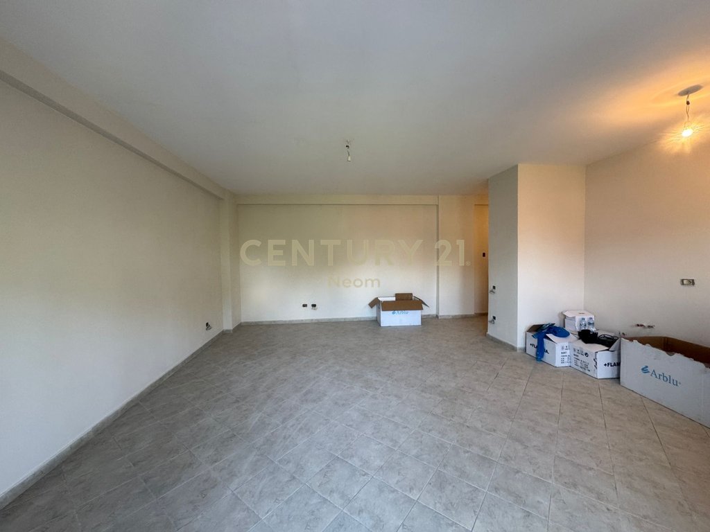 Apartment for sale 2+1 bulevardi ri Astir (2)