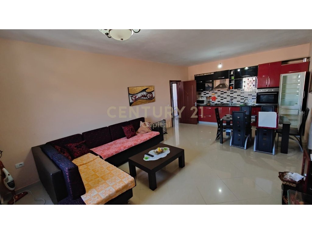 Apartamento 2+1+2 en venta en la zona de Astir, Tirana