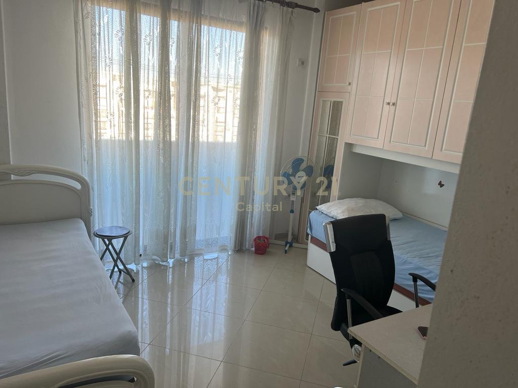 Apartamento 2+1+2 en venta en la zona de Astir, Tirana (5)