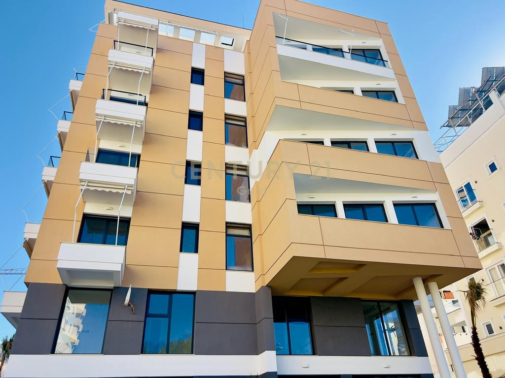 Apartamento 1+1+ estacionamento em golem! (4)