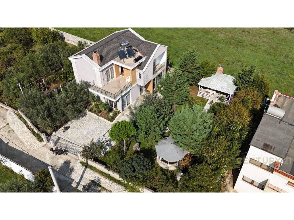 Villa in vendita vicino alla fondazione del ponte ndryshe