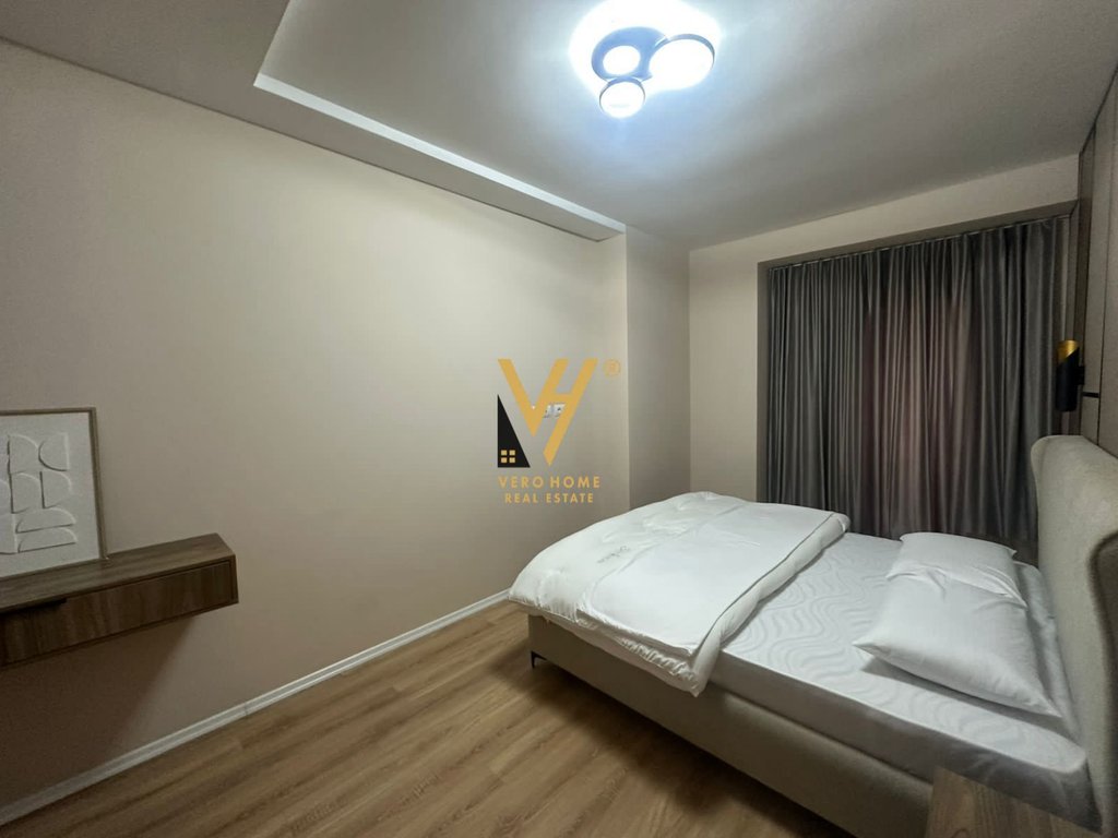 Mietwohnung 1+1+blk mit garten gebäude, rr.kavajes 1.100 euro