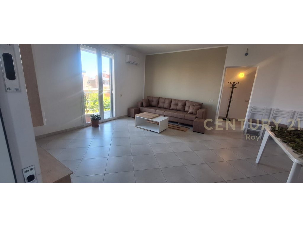 Jepet me qira apartament 3+1 në vilë 3-katëshe – 400€/muaj (5)