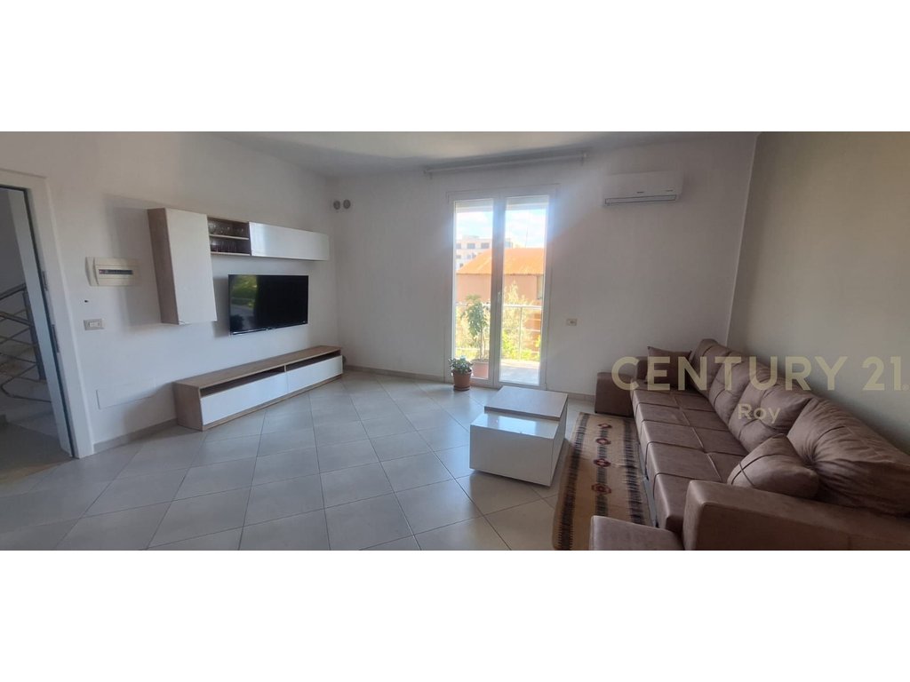 Jepet me qira apartament 3+1 në vilë 3-katëshe – 400€/muaj (6)