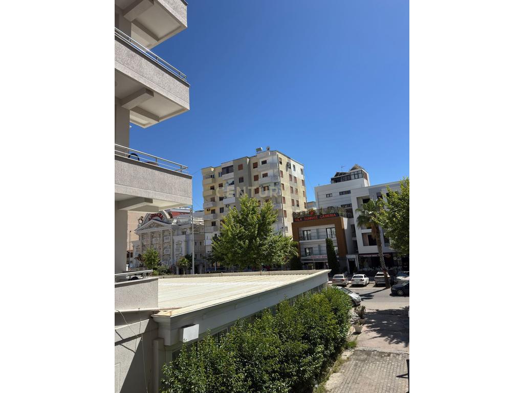 Vile 2 kateshe per shitje ne plazh durres!
