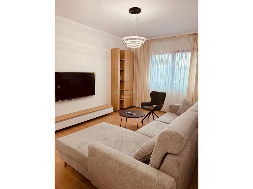 Affitto 2+1+2 in via durres