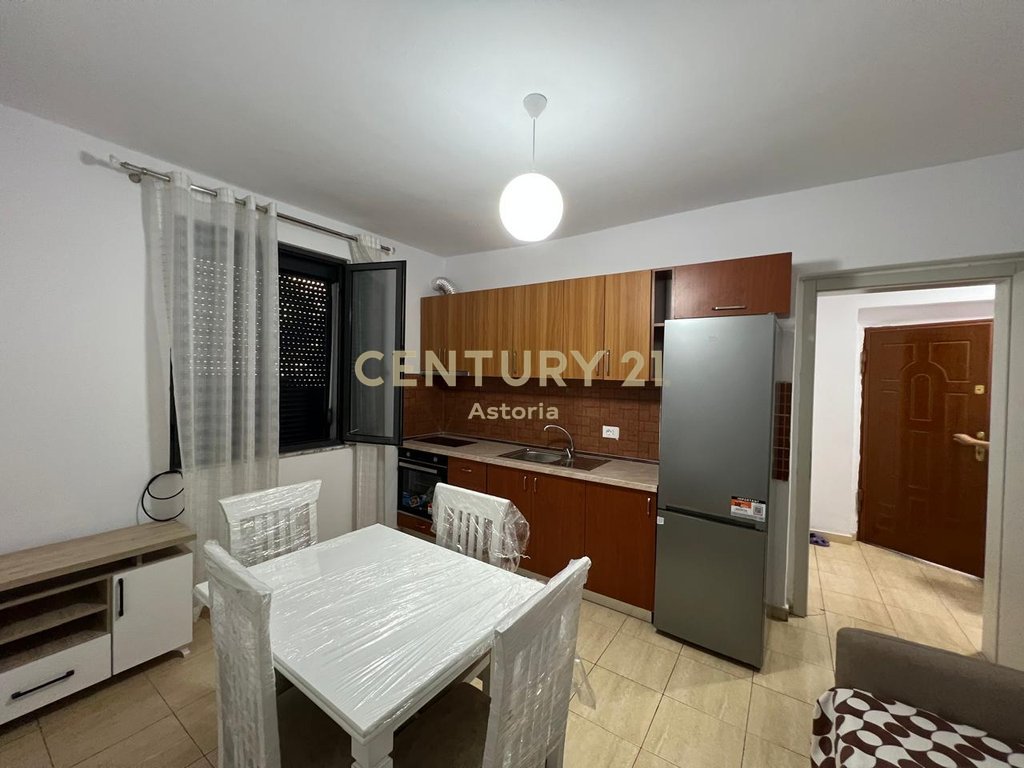 Apartamento 2+1 en alquiler, calle mine peza (2)