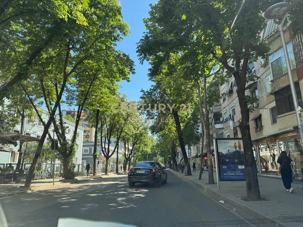 Apartament 1+1 për shitje – Myslym shyri, Tiranë