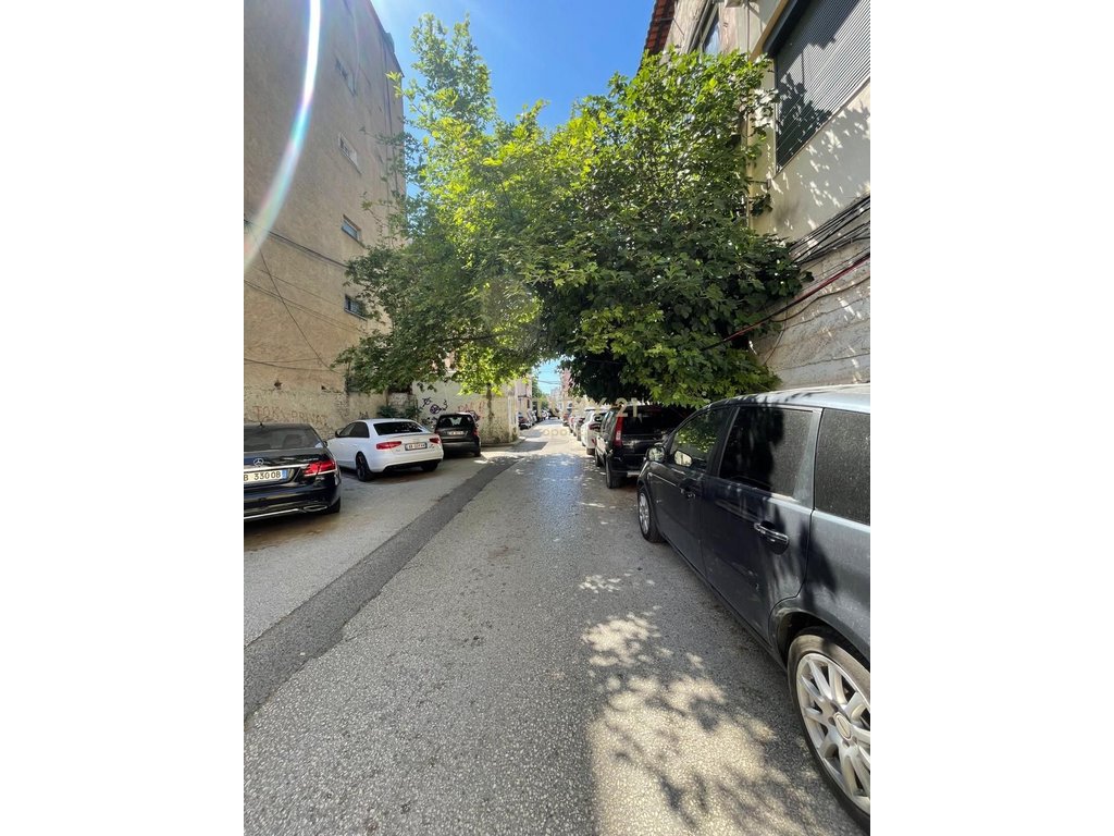 Apartament 1+1 për shitje – Myslym shyri, Tiranë (3)