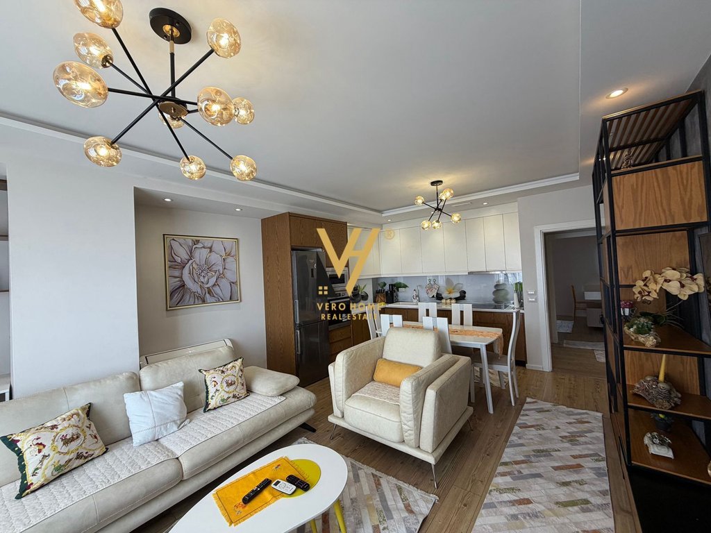 Jepet apartament 2+1+verande me qira ne fresk 600 euro (2)