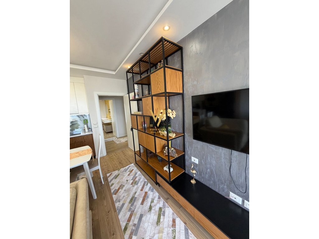 Jepet apartament 2+1+verande me qira ne fresk 600 euro (3)