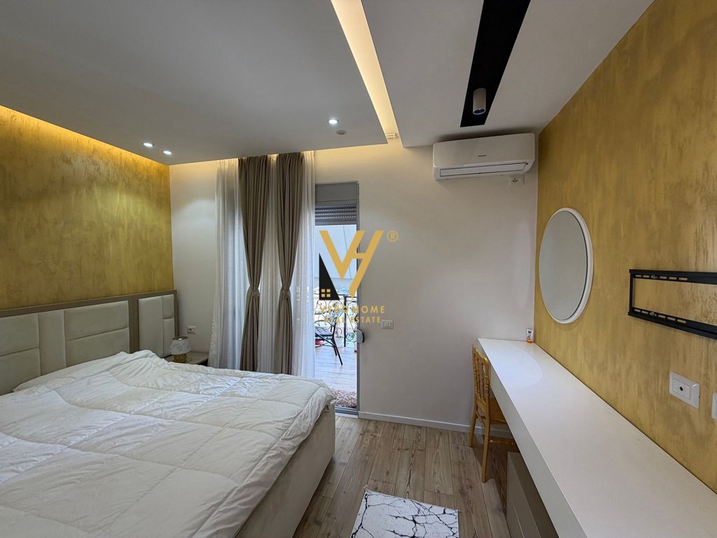 Jepet apartament 2+1+verande me qira ne fresk 600 euro (4)
