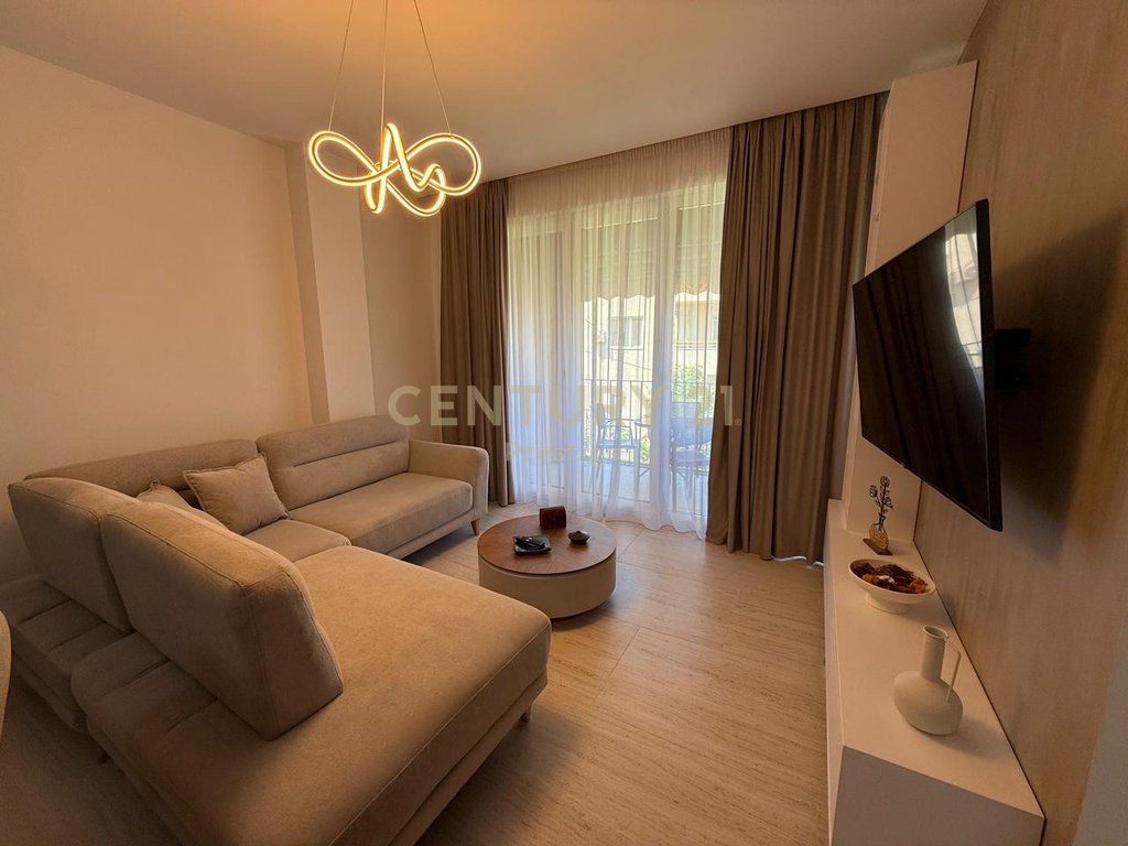 Apartament 3+1+2+post parkimi me qira, "Forest Residence", liqeni i thate!