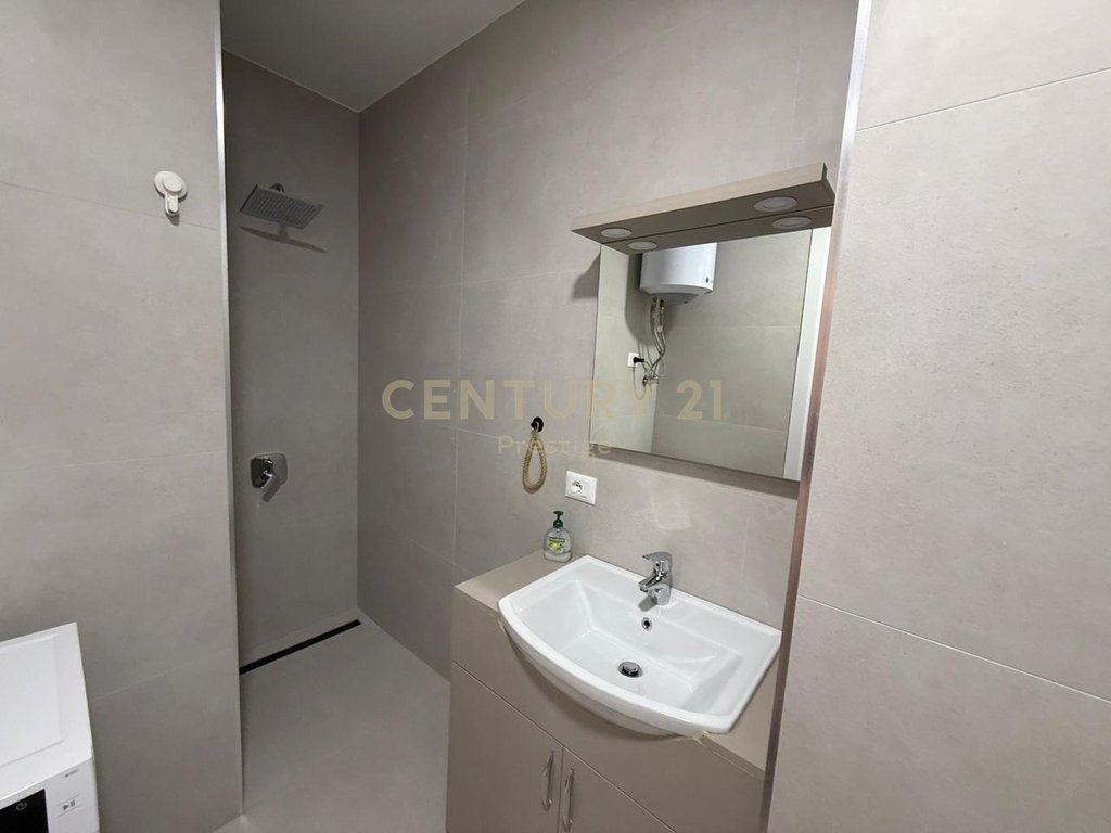 Apartament 3+1+2+post parkimi me qira, "Forest Residence", liqeni i thate!