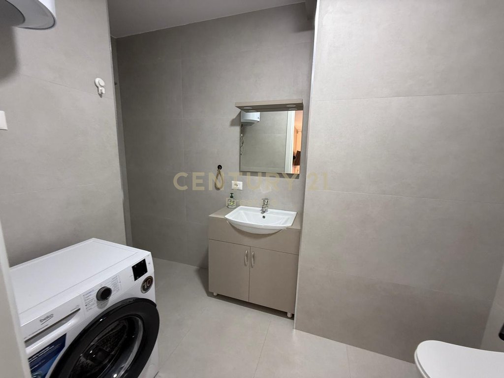 Apartament 3+1+2+post parkimi me qira, "Forest Residence", liqeni i thate!